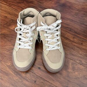 Zara Kids Sneakers in Beige and White